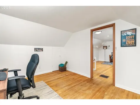 936 NE 79th Avenue Portland OR 97213