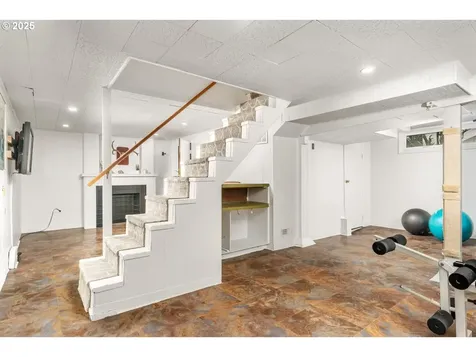 936 NE 79th Avenue Portland OR 97213