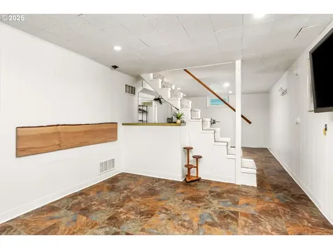 936 NE 79th Avenue Portland OR 97213