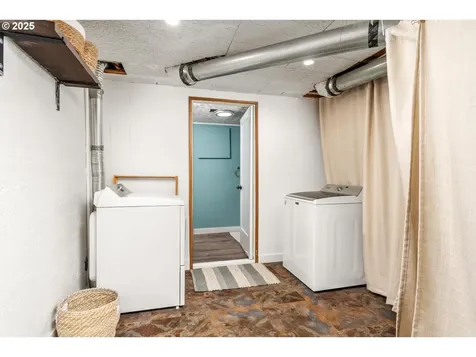 936 NE 79th Avenue Portland OR 97213