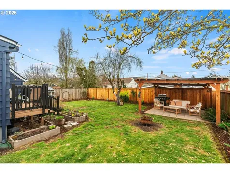 936 NE 79th Avenue Portland OR 97213
