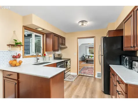 936 NE 79th Avenue Portland OR 97213