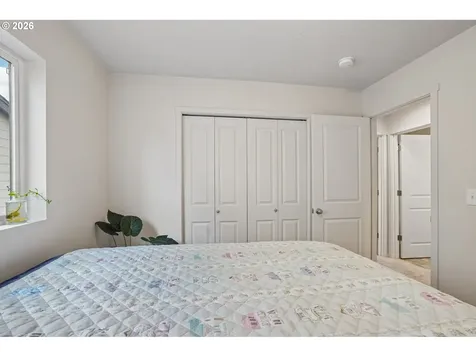 11728 NE 22nd Way Vancouver WA 98684