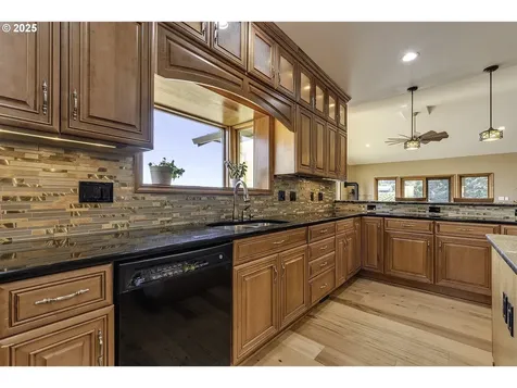 16680 SW Finnigan Hill Road Hillsboro OR 97123