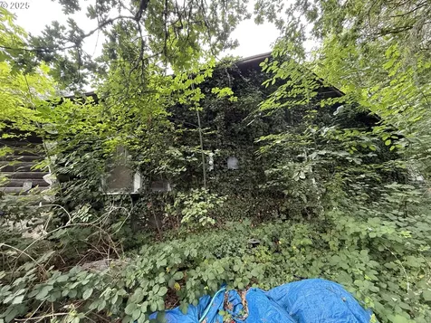 34719 NW Pacific Highway La Center WA 98629