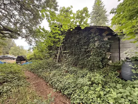34719 NW Pacific Highway La Center WA 98629