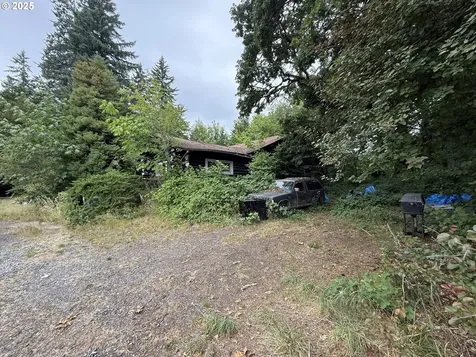 34719 NW Pacific Highway La Center WA 98629