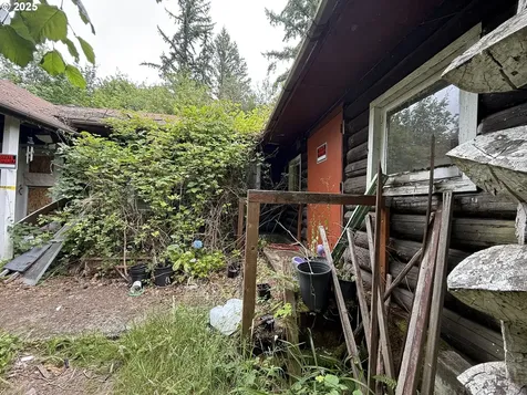 34719 NW Pacific Highway La Center WA 98629
