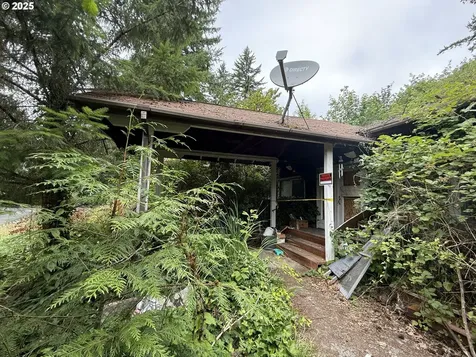 34719 NW Pacific Highway La Center WA 98629