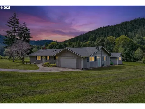 99554 Lone Pine Lane Myrtle Point OR 97458