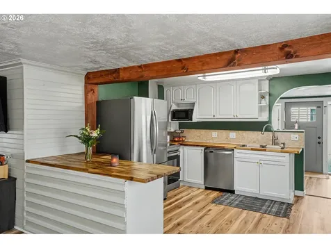 295 10th Street Lyons OR 97358