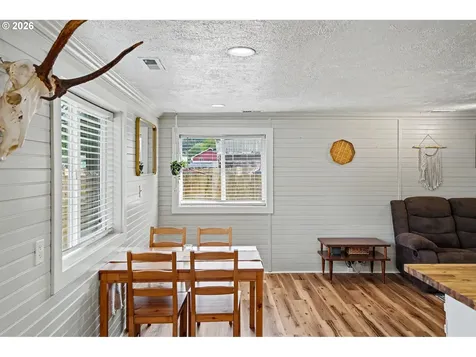 295 10th Street Lyons OR 97358