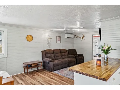 295 10th Street Lyons OR 97358