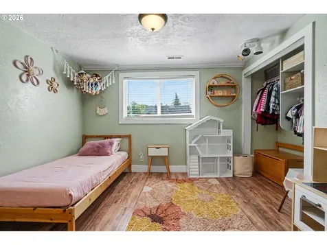 295 10th Street Lyons OR 97358