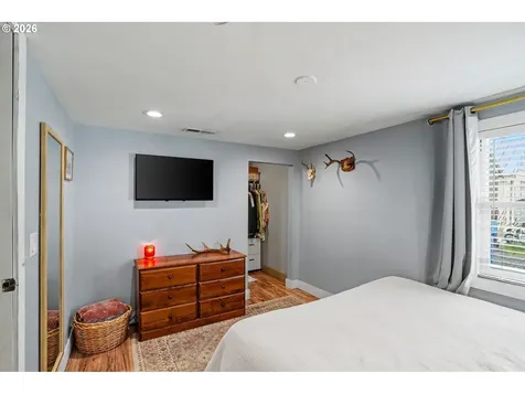 295 10th Street Lyons OR 97358