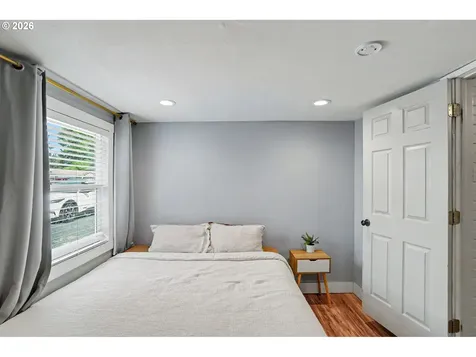 295 10th Street Lyons OR 97358