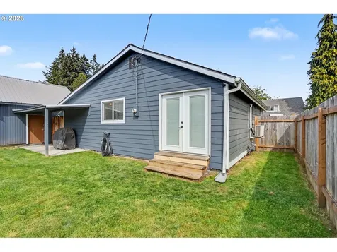 295 10th Street Lyons OR 97358