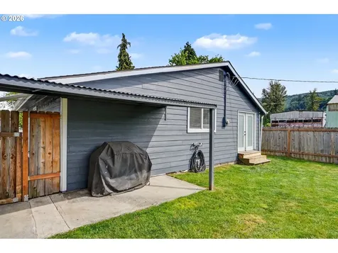 295 10th Street Lyons OR 97358