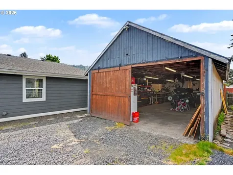 295 10th Street Lyons OR 97358