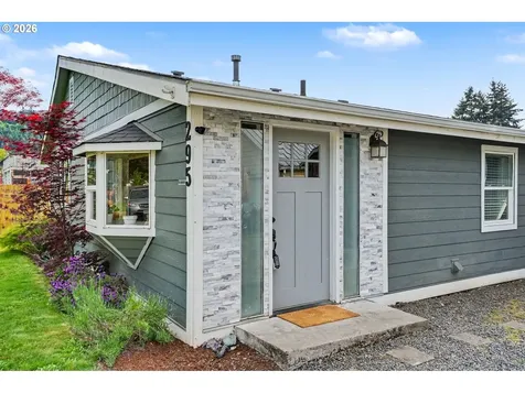 295 10th Street Lyons OR 97358