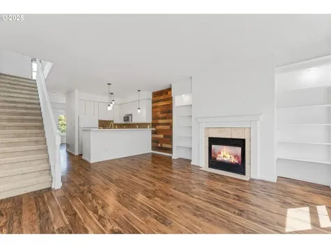 4815 SW 1st Avenue Portland OR 97239