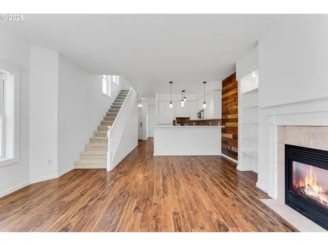 4815 SW 1st Avenue Portland OR 97239