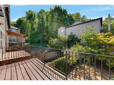 4815 SW 1st Avenue Portland OR 97239