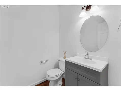 4815 SW 1st Avenue Portland OR 97239
