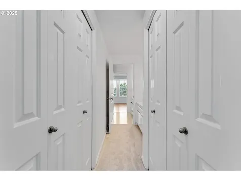 4815 SW 1st Avenue Portland OR 97239