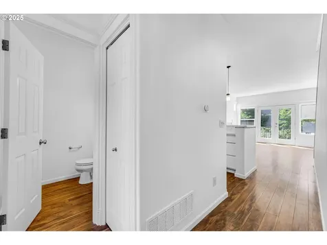4815 SW 1st Avenue Portland OR 97239