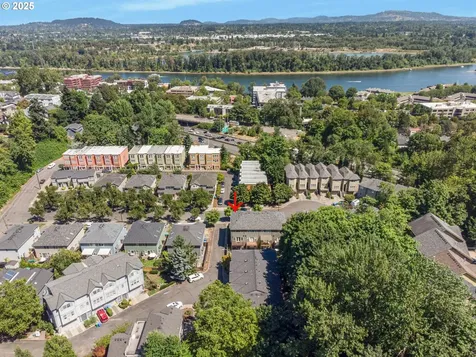 4815 SW 1st Avenue Portland OR 97239