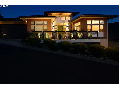 688 W X Street Washougal WA 98671