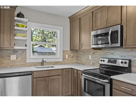 4557 NE 98th Avenue Portland OR 97220