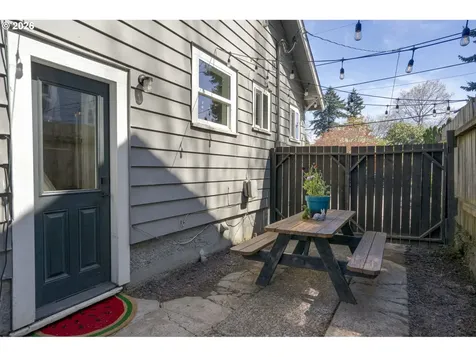 4557 NE 98th Avenue Portland OR 97220