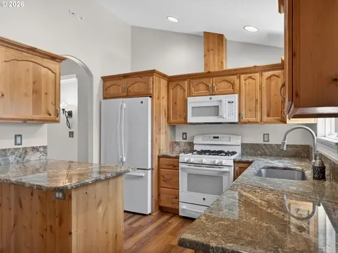 4940 Keiko Court NE Salem OR 97305
