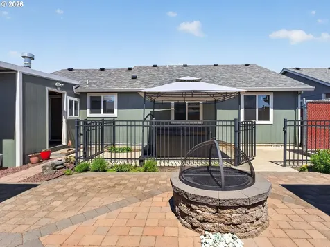 4940 Keiko Court NE Salem OR 97305