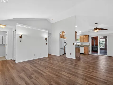 4940 Keiko Court NE Salem OR 97305