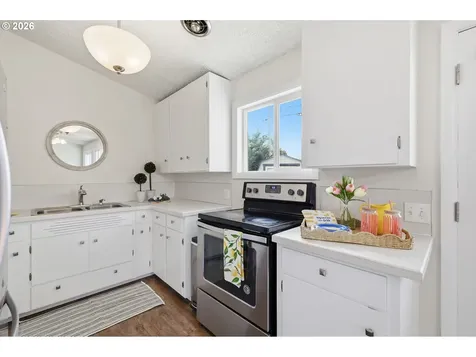 1343 Quinalt Street Springfield OR 97477