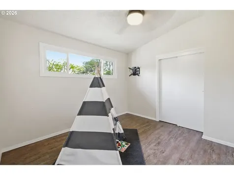 1343 Quinalt Street Springfield OR 97477