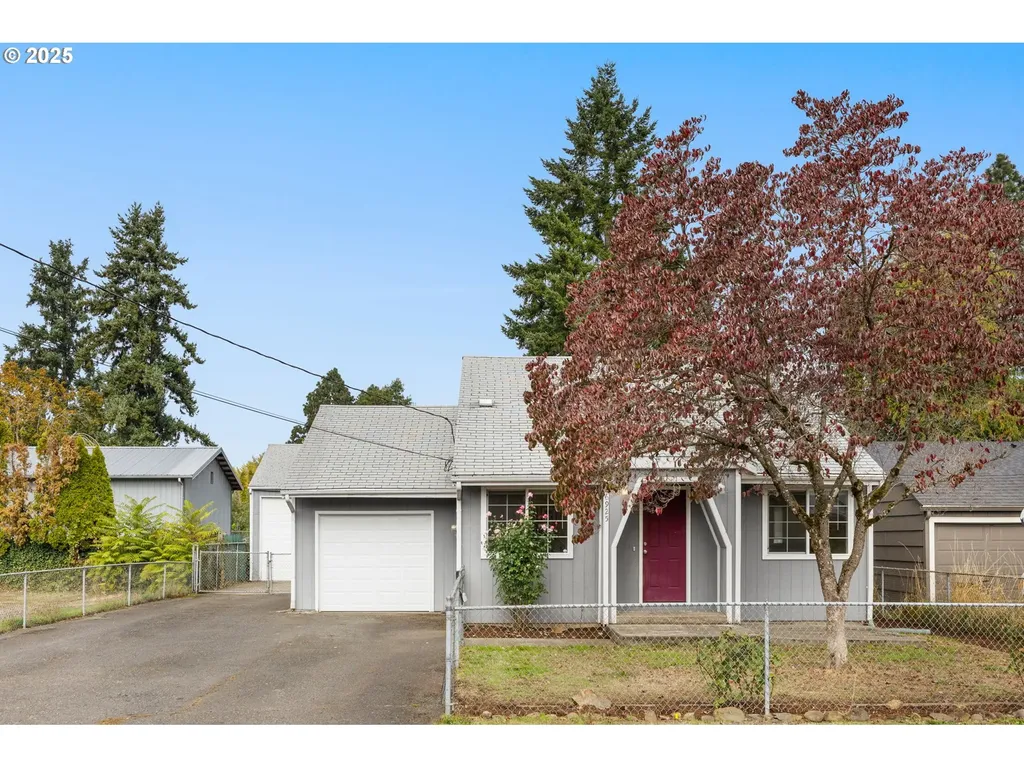 6925 SE Lexington Street Portland OR 97206