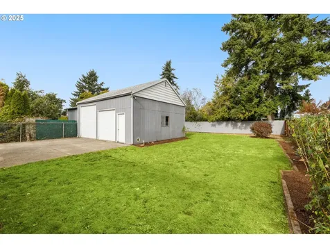 6925 SE Lexington Street Portland OR 97206