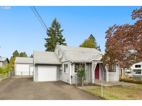 6925 SE Lexington Street Portland OR 97206