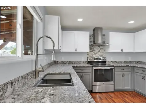 279 S 71st Street Springfield OR 97478