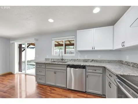 279 S 71st Street Springfield OR 97478
