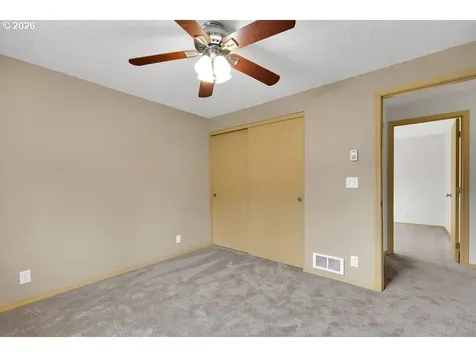 279 S 71st Street Springfield OR 97478