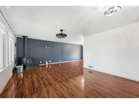 279 S 71st Street Springfield OR 97478