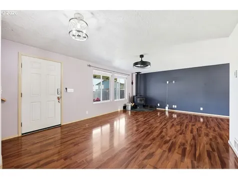 279 S 71st Street Springfield OR 97478