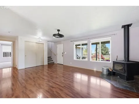 279 S 71st Street Springfield OR 97478