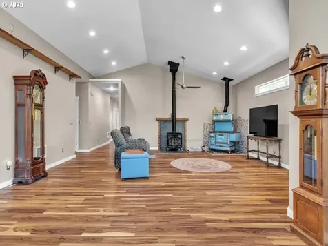 138 Carey Court Falls City OR 97344