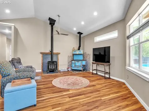 138 Carey Court Falls City OR 97344